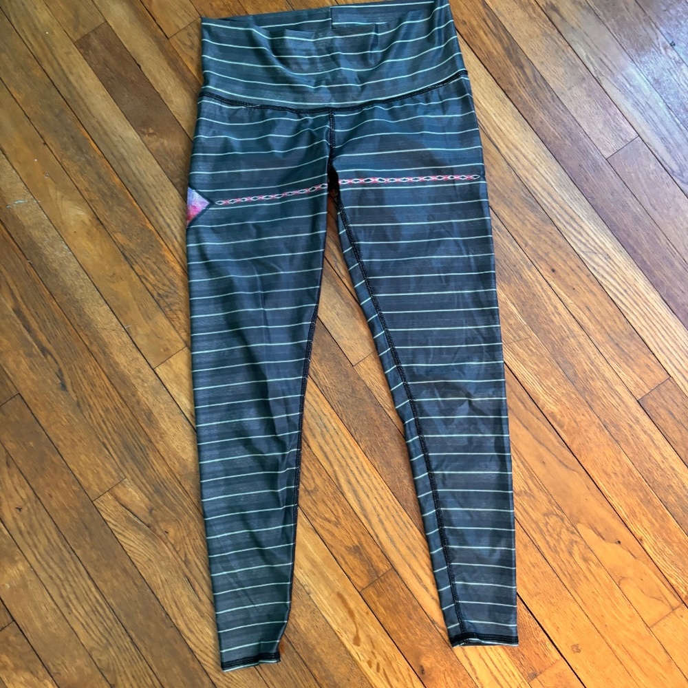 Gray Teeki leggings